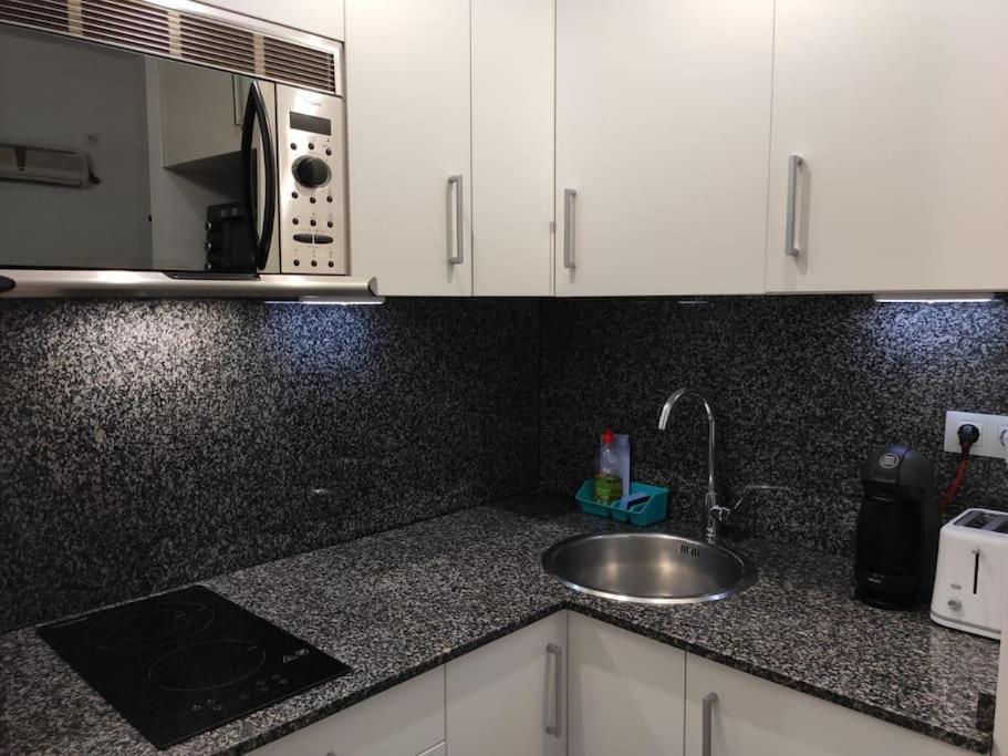Moderno Apartamento Con Parking,Tarrassa, Barcelona Terrassa Buitenkant foto