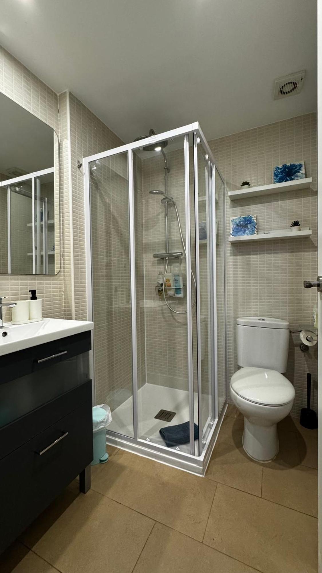 Moderno Apartamento Con Parking,Tarrassa, Barcelona Terrassa Buitenkant foto